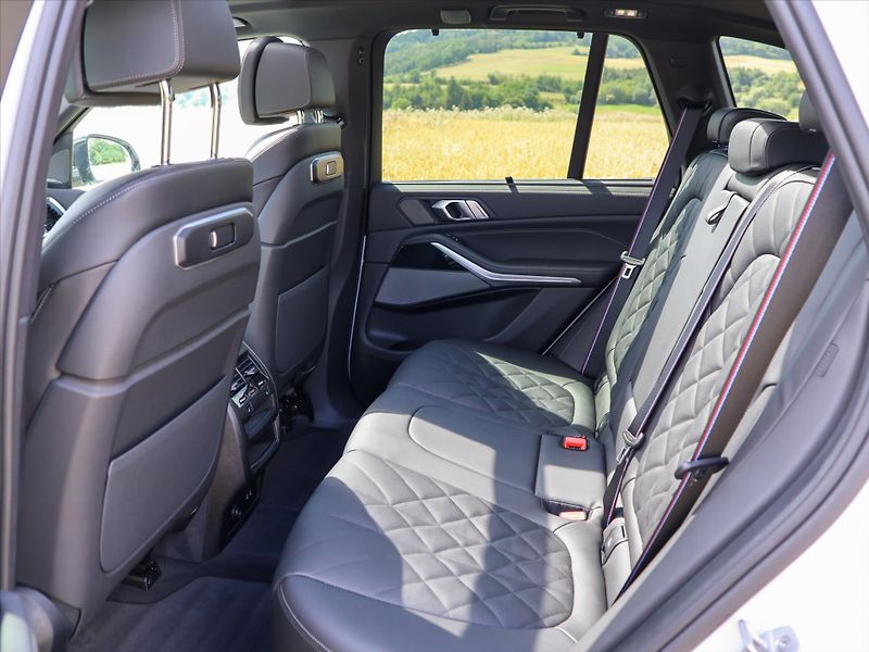 BMW X5 3,0 xDrive30d Mpacket - fotka 16 z 42