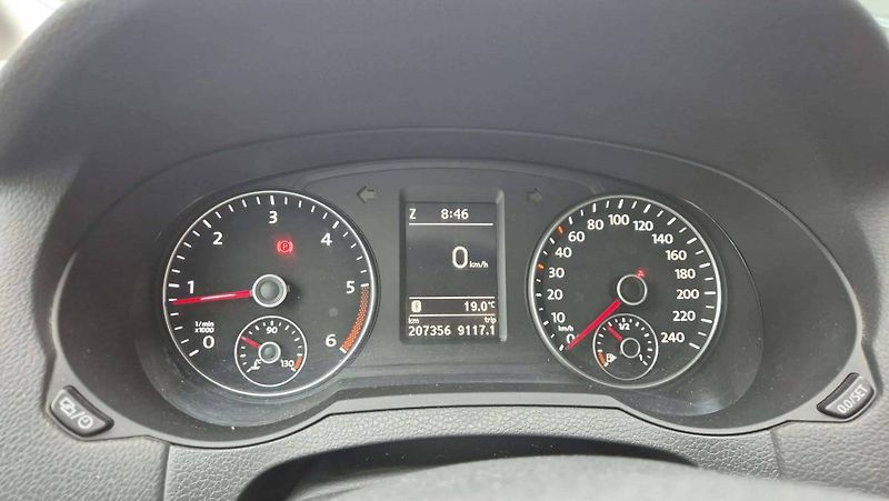 Volkswagen Sharan 2.0TDI 103kW MT6 - fotka 24 z 49