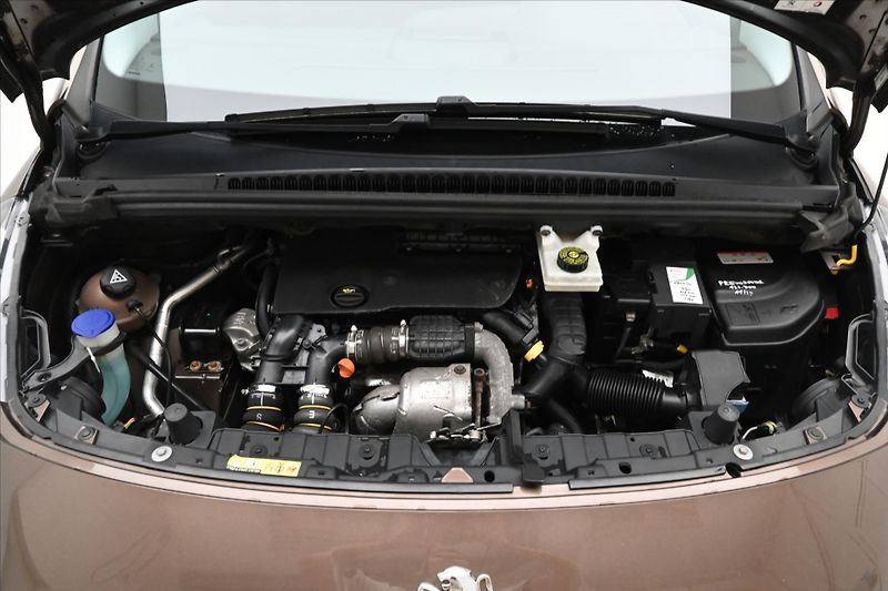 Peugeot 3008 1,6 HDI 88 kW AT TAŽNÉ Záruka - fotka 9 z 30