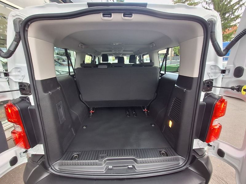 Peugeot Expert (2026) Combi L3 2.2 BlueHDi 180 S&S E - fotka 19 z 19