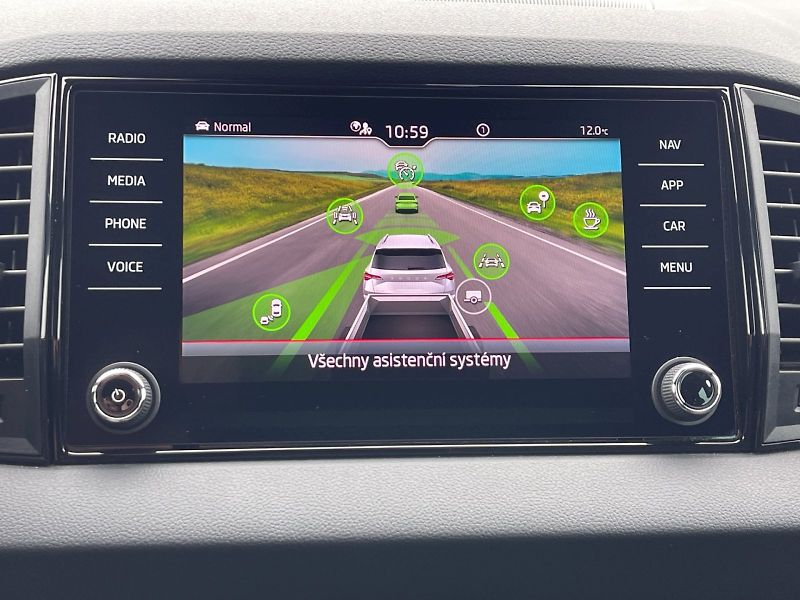 Škoda Karoq (2026) 1.5 TSI 110 kW DSG SportLine - fotka 16 z 35