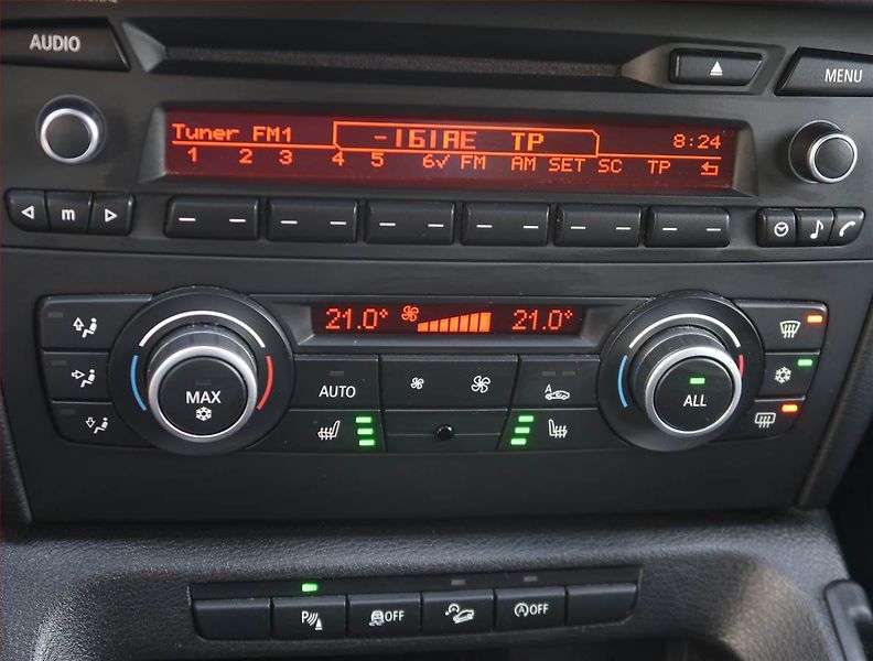 BMW X1 (2012) xDrive23d, 4X4, Serv.kniha - fotka 16 z 18