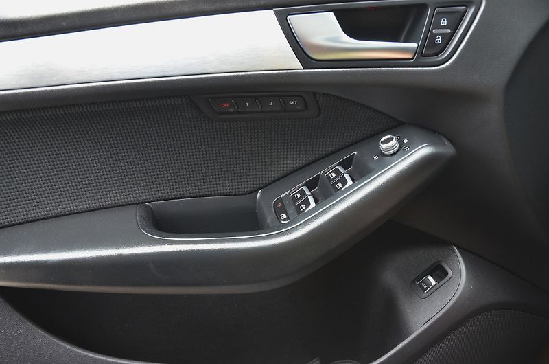 Audi Q5 (2015) 2.0 TDi 140kW Quattro S-LINE - fotka 33 z 45