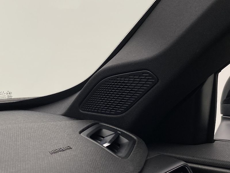 Lynk & Co 01 (2025) 01 CORE PHEV - fotka 33 z 90