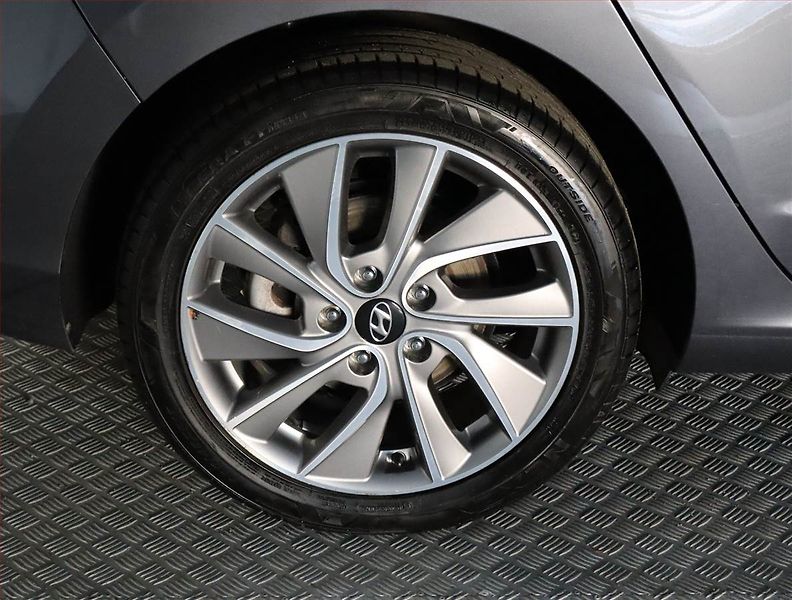 Hyundai i30 (2019) 1.4 T-GDI, Automat, Serv.kniha - fotka 15 z 21