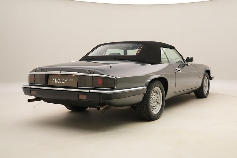 Jaguar XJS CONVERTIBLE 4.0 R6 AUT 1.maj - fotka 37 z 42