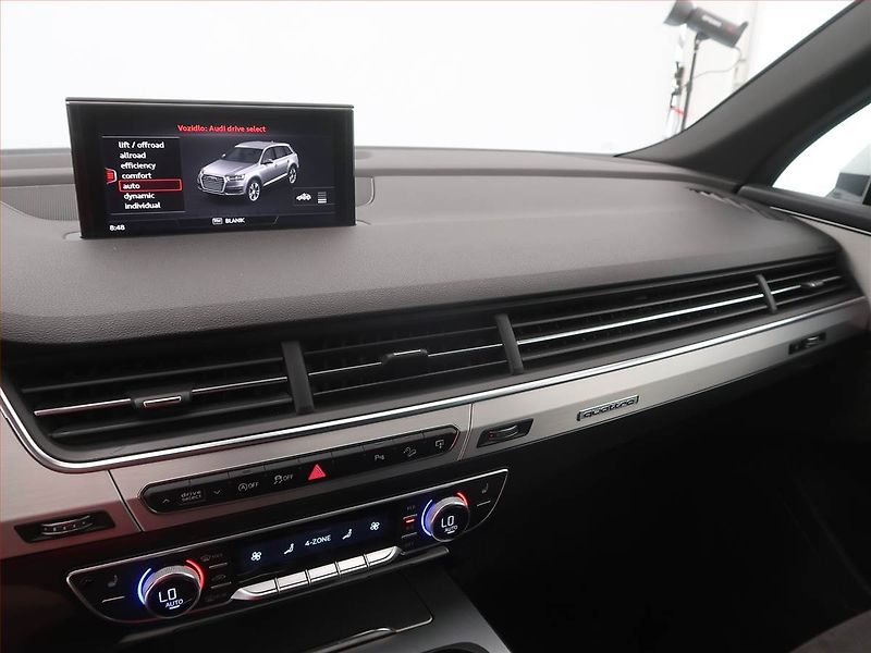 Audi Q7 (2016) S-Line 3.0 TDI, 4X4, Automat - fotka 12 z 19