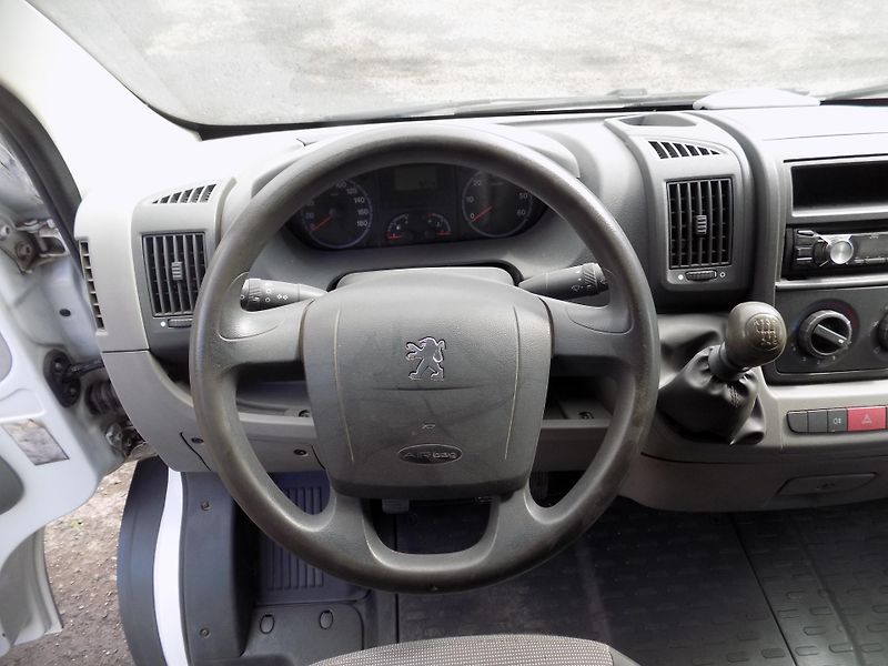 Peugeot Boxer (2011) 3,0 116KW 6MÍST L5H2 - fotka 17 z 33