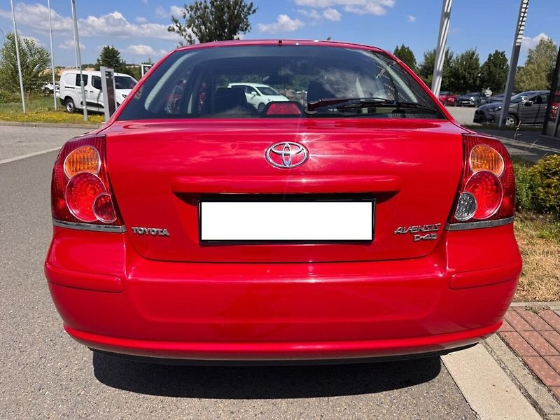 Toyota Avensis - fotka 7 z 11
