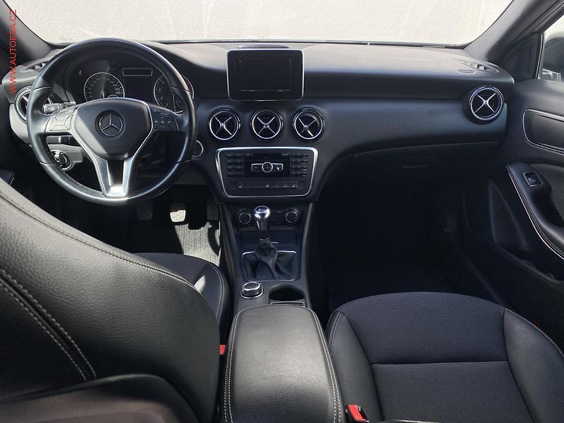 Mercedes-Benz Třídy A (2012) 1.6i A180, Sport, bixen, navi - fotka 8 z 19