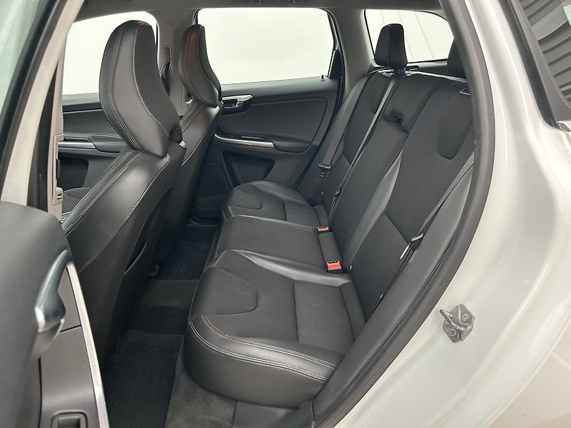 Volvo XC60 2.0 T5 Sumum - fotka 41 z 62