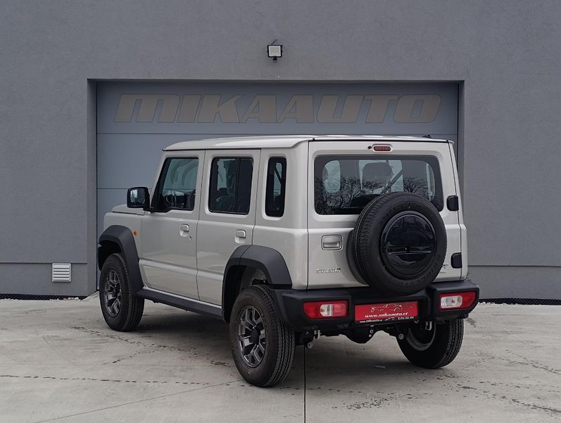 Suzuki Jimny 1.5 ALLGRIP LONG 75kW 4X4 GLX - fotka 7 z 27