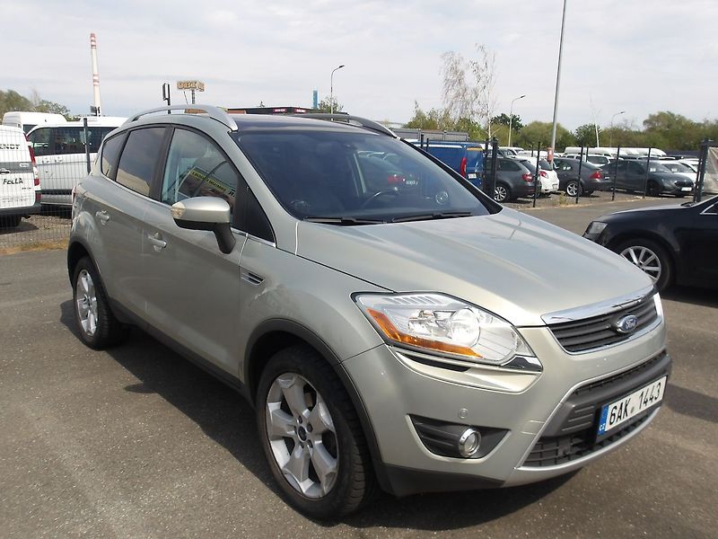 Ford Kuga 2,0TDCi 100 kW ! TITANIUM ! - fotka 6 z 29