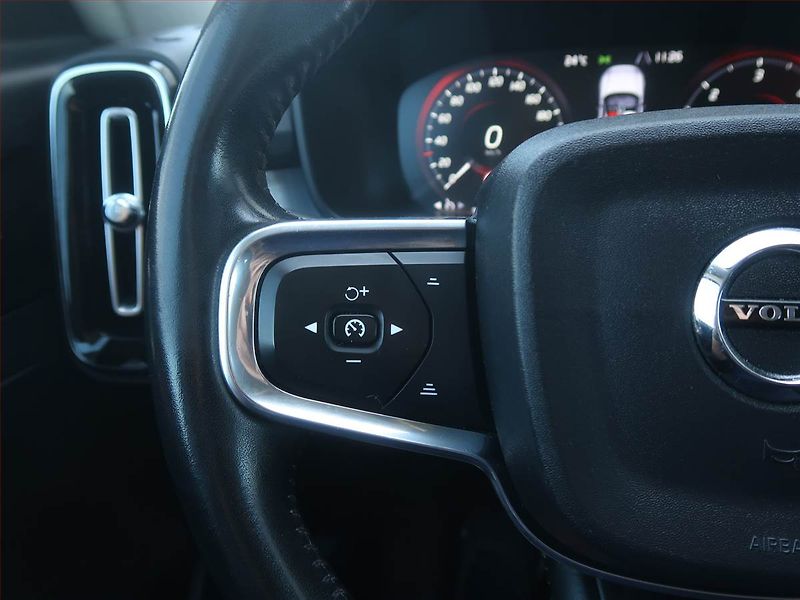 Volvo XC40 (2018) D3, Kůže, Navi, Tempomat - fotka 18 z 19