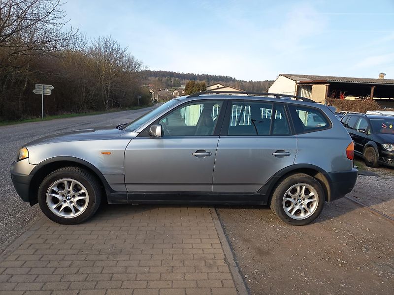 BMW X3 (2004) 3.0i automat - fotka 12 z 38