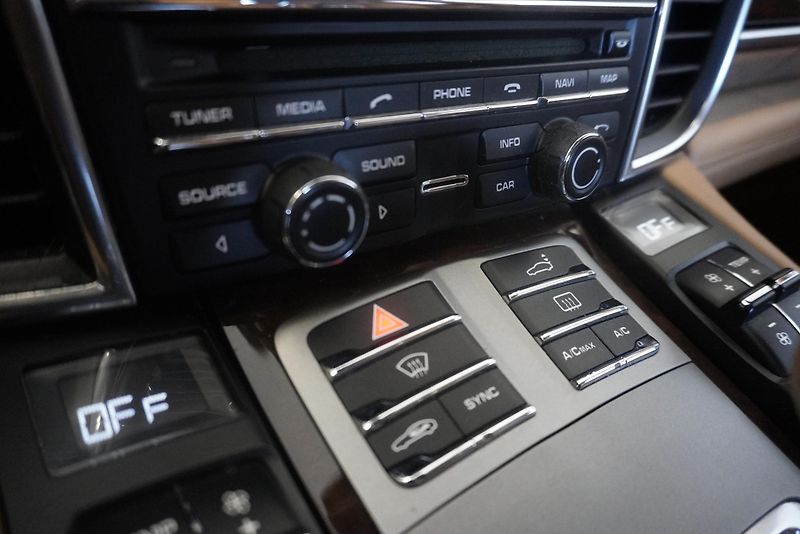 Porsche Panamera  4,8I V8 4WD PD - fotka 23 z 45