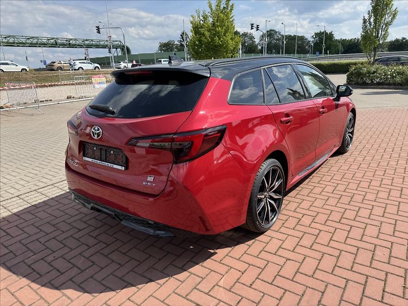 Toyota Corolla (2026) 1,8 GR Sport - fotka 5 z 12
