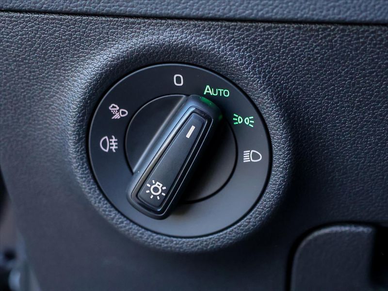 Škoda Karoq 2,0 TDI 4x4 DSG Sportline DPH - fotka 18 z 42