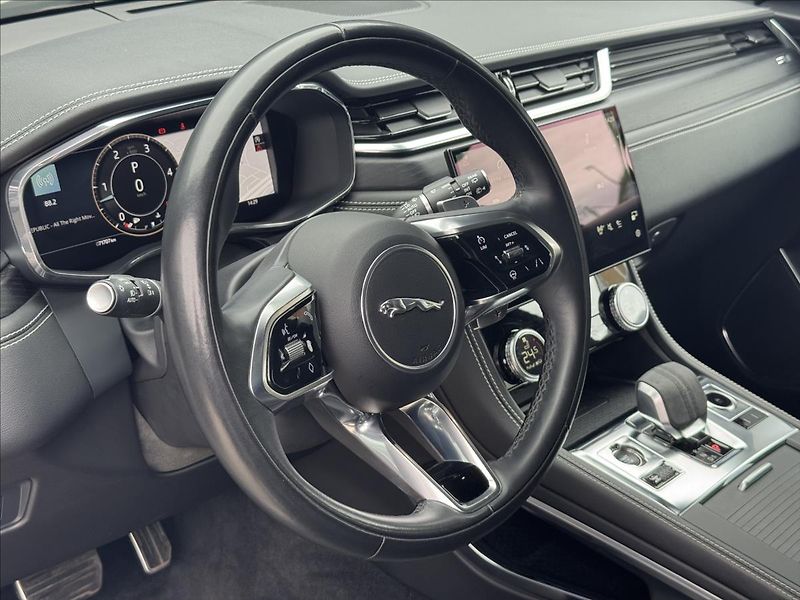 Jaguar F-Pace 3,0 D300 R-Dynamic SE ZÁRUKA - fotka 10 z 32