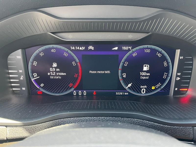Škoda Karoq (2023) SPORTLINE TSI 1.5/110KW 6MP - fotka 23 z 35