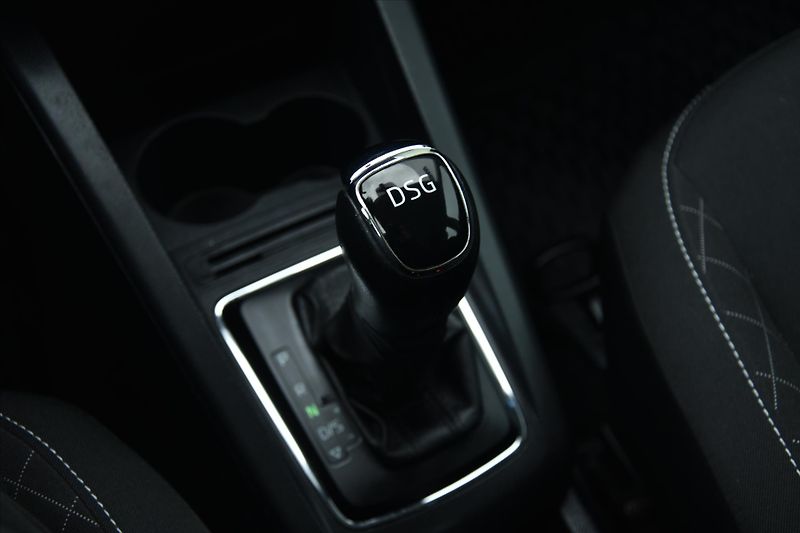 Škoda Fabia 1.4 TDI 66kW DSG AMBITION ČR - fotka 21 z 23