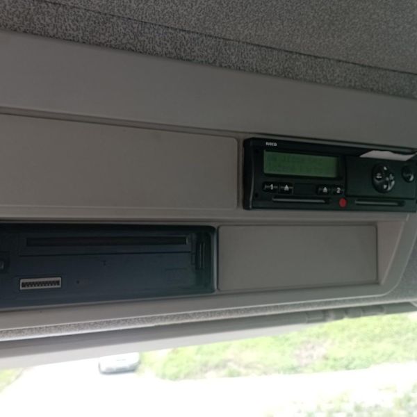 Iveco Trakker (2012) 410 kontejner 6x4 - fotka 17 z 23