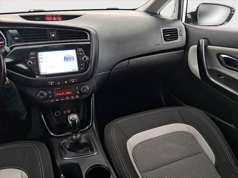 Kia Ceed (2016) 1.6 GDI, Navi, Tempomat - fotka 8 z 19