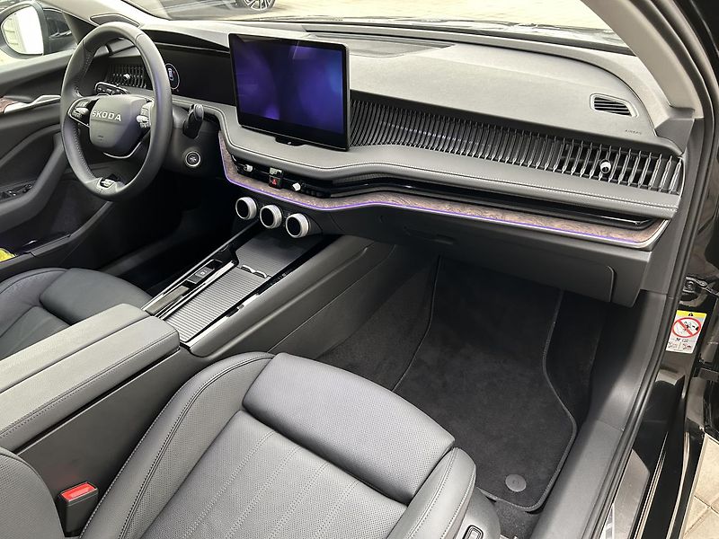 Škoda Superb 2.0 TDI 4x4 L & K - fotka 27 z 30