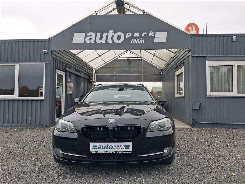 BMW Řada 5 2,0 525D, 160 kw - fotka 2 z 16