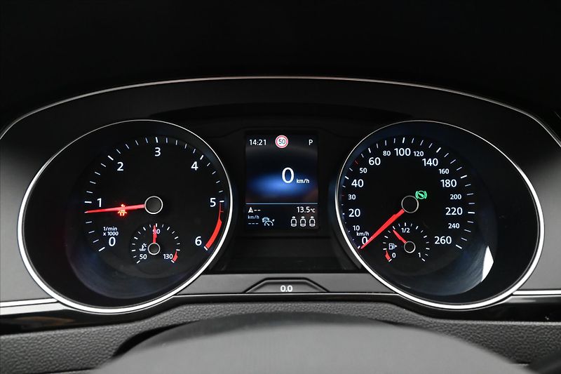 Volkswagen Passat 2,0 TDI 110kW DSG Business Zár - fotka 16 z 32