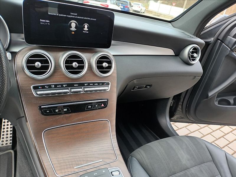 Mercedes-Benz GLC 2,0 300d,180kw,AMG,ČR,PANORAMA - fotka 13 z 39