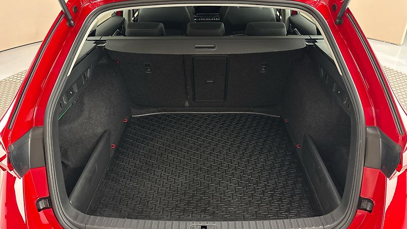 Škoda Octavia 2.0 TDI DSG Style Combi - fotka 17 z 25