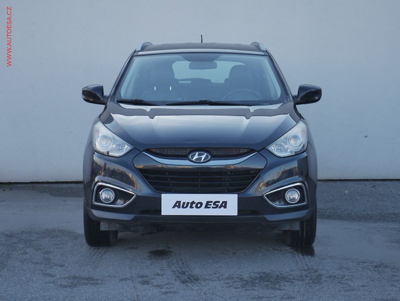Hyundai ix35 (2010) 2.0 CRDi, ČR, AC, temp, tažné - fotka 2 z 20