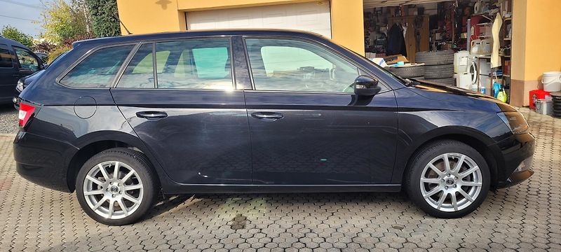 Škoda Fabia (2016) 3 1,2 TSi 81kW benzín „JoY“ - fotka 4 z 40