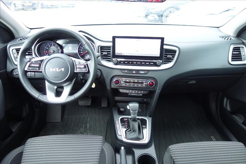 Kia Ceed 1,5 T-GDi,ČR,1 MAJ.,SERV.KN. - fotka 5 z 6