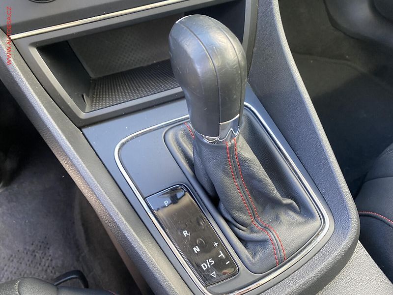Seat Leon (2014) 2.0 TDi, FR, AT, panorama - fotka 15 z 16