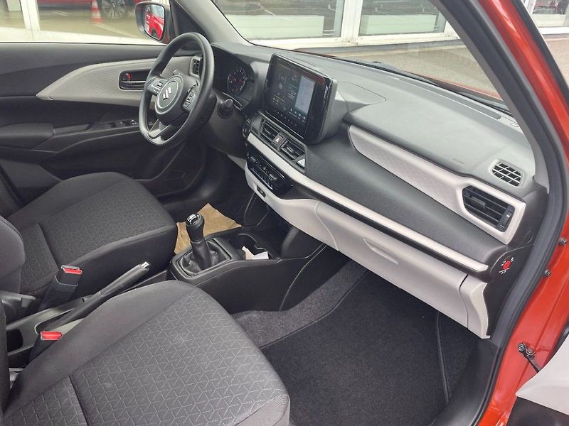 Suzuki Swift Comfort 1,2 61 kW - fotka 9 z 10