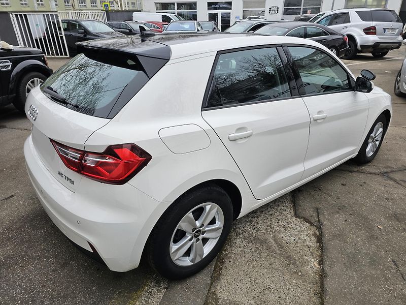 Audi A1 25TFSI černá střecha 1.maj - fotka 3 z 11
