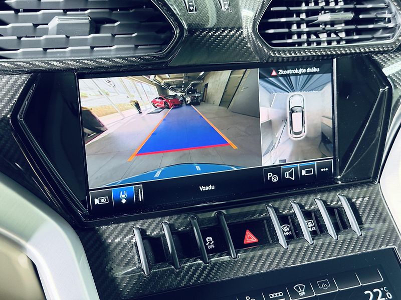 Lamborghini Urus (2024) S 23 MASAŽ HUD CARBON ZÁRUKA - fotka 35 z 50