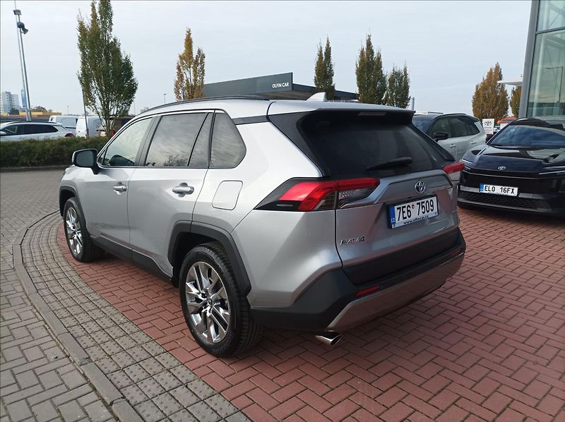 Toyota RAV4 2,5 Executive - fotka 3 z 21