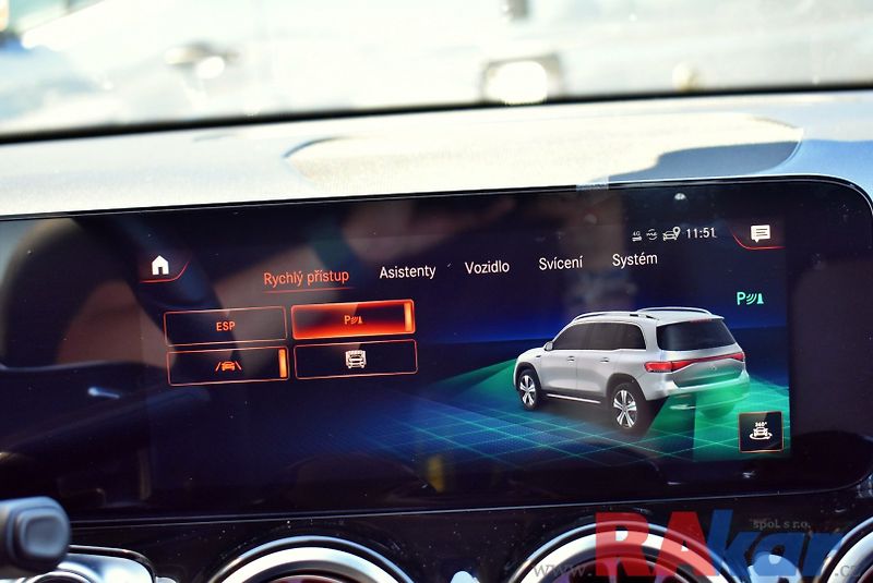 Mercedes-Benz EQB 300 4Matic - fotka 14 z 30