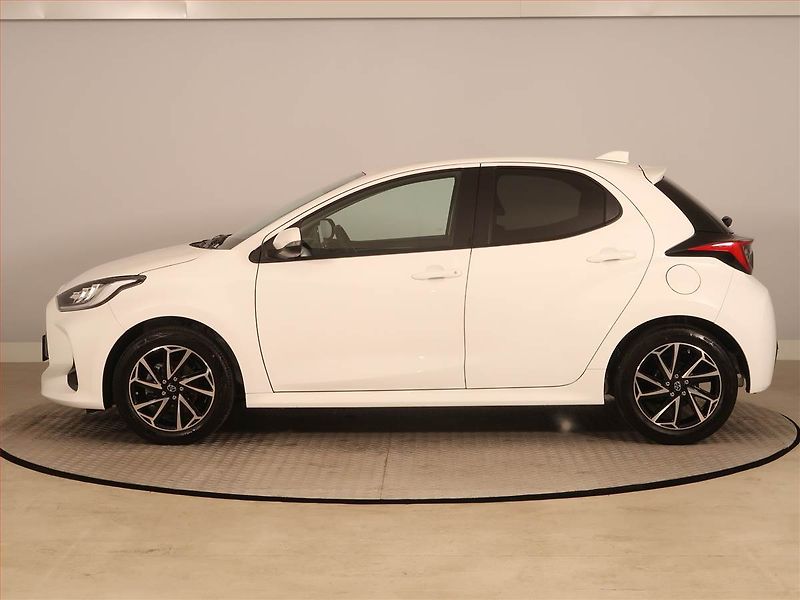 Toyota Yaris (2023) 1.5 VVT-i, Serv.kniha - fotka 3 z 17