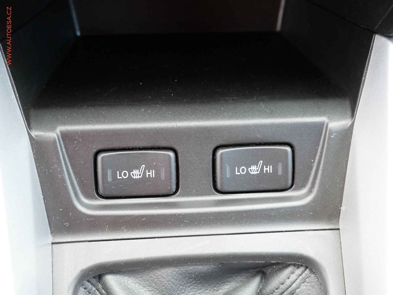 Suzuki Vitara (2017) 1.6 VVT, Comfort, kamera, - fotka 21 z 23