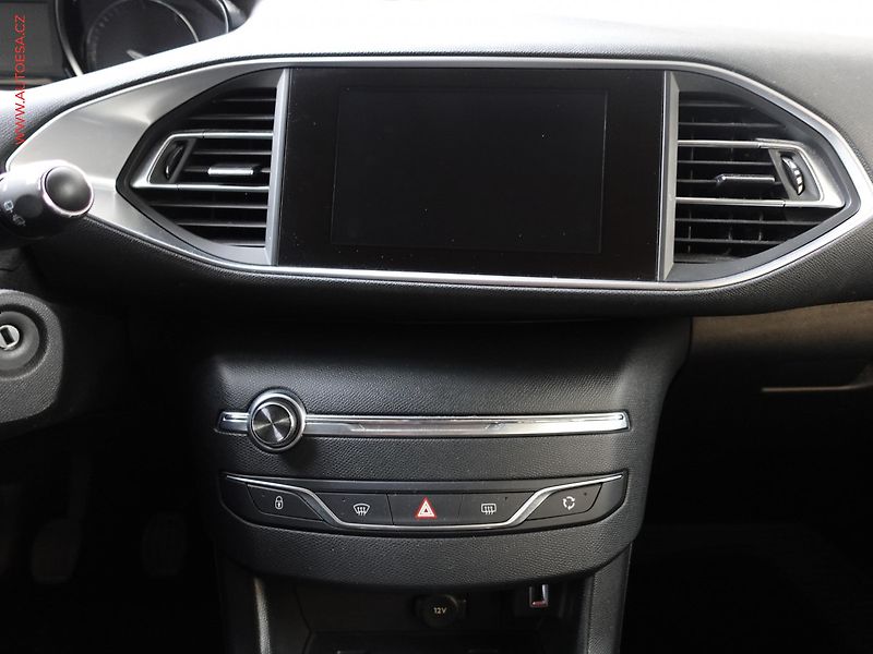 Peugeot 308 (2018) 1.5 HDi, Navi, AC - fotka 13 z 22