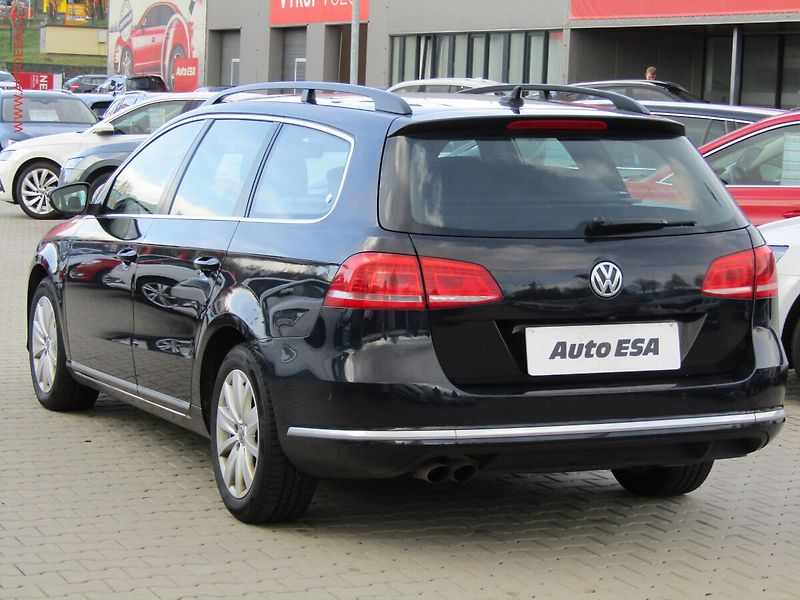 Volkswagen Passat (2014) 2.0TDi, Xenon, panor - fotka 4 z 19