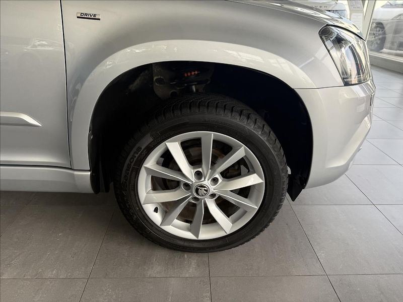 Škoda Yeti 2,0   TDI,DRIVE,TAŽNÉ,SERVISKA - fotka 24 z 25