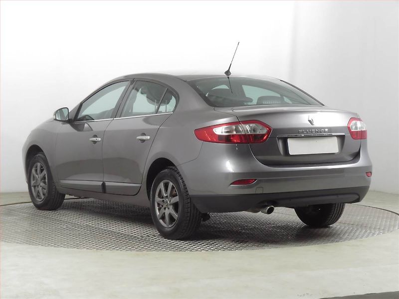 Renault Fluence (2010) 1.6 16V, po STK, servisované - fotka 4 z 17