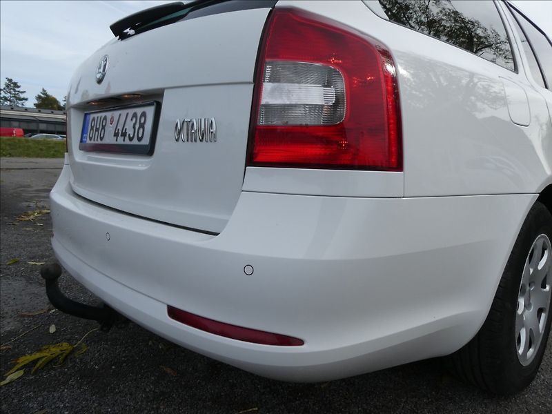 Škoda Octavia 1,6 TDi 77kW 2x kola, závěs - fotka 9 z 30