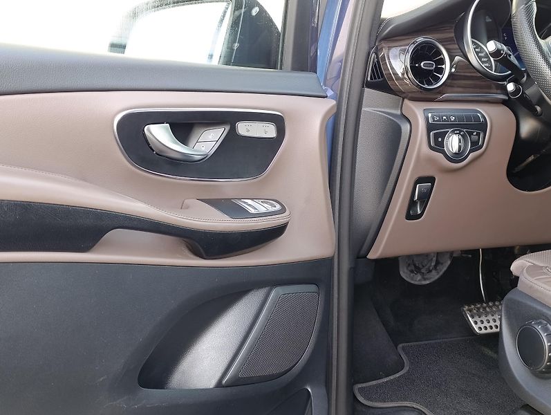 Mercedes-Benz Třídy V 300d AMG 4M ČR 1.MAJ DPH - fotka 33 z 36
