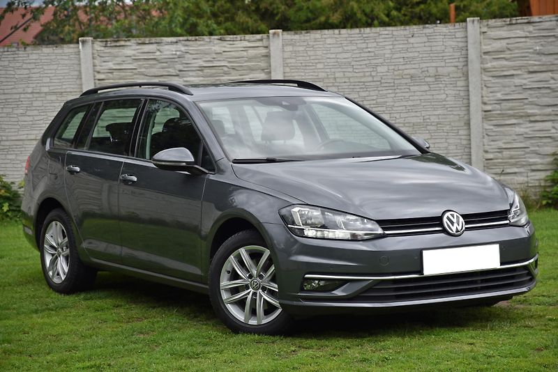 Volkswagen Golf 1.6 TDi CR DSG COMFORTLINE,NAV - fotka 1 z 50